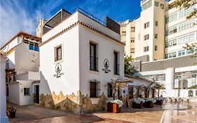 Gorgeous Home In Marbella With Kitchen